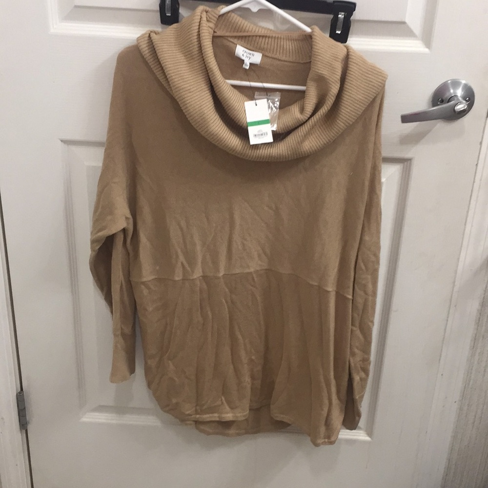 Crown and Ivy sweater